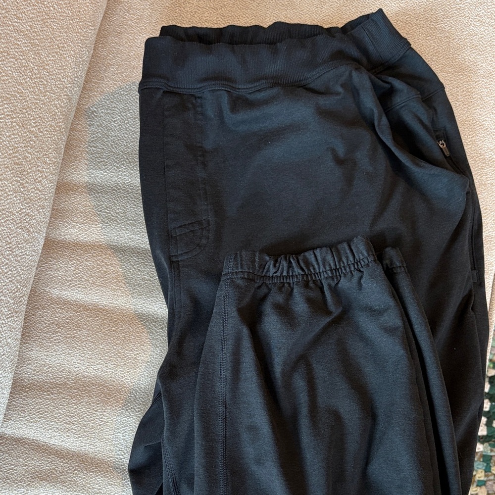 Vouri Men’s Elastic Waist Jogger NWOT Pants with 4 pockets XXL black